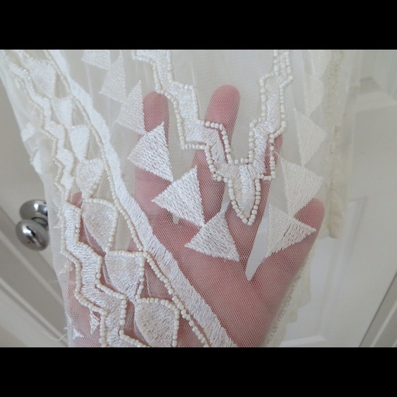 Detailed Top - Picture 3 of 3